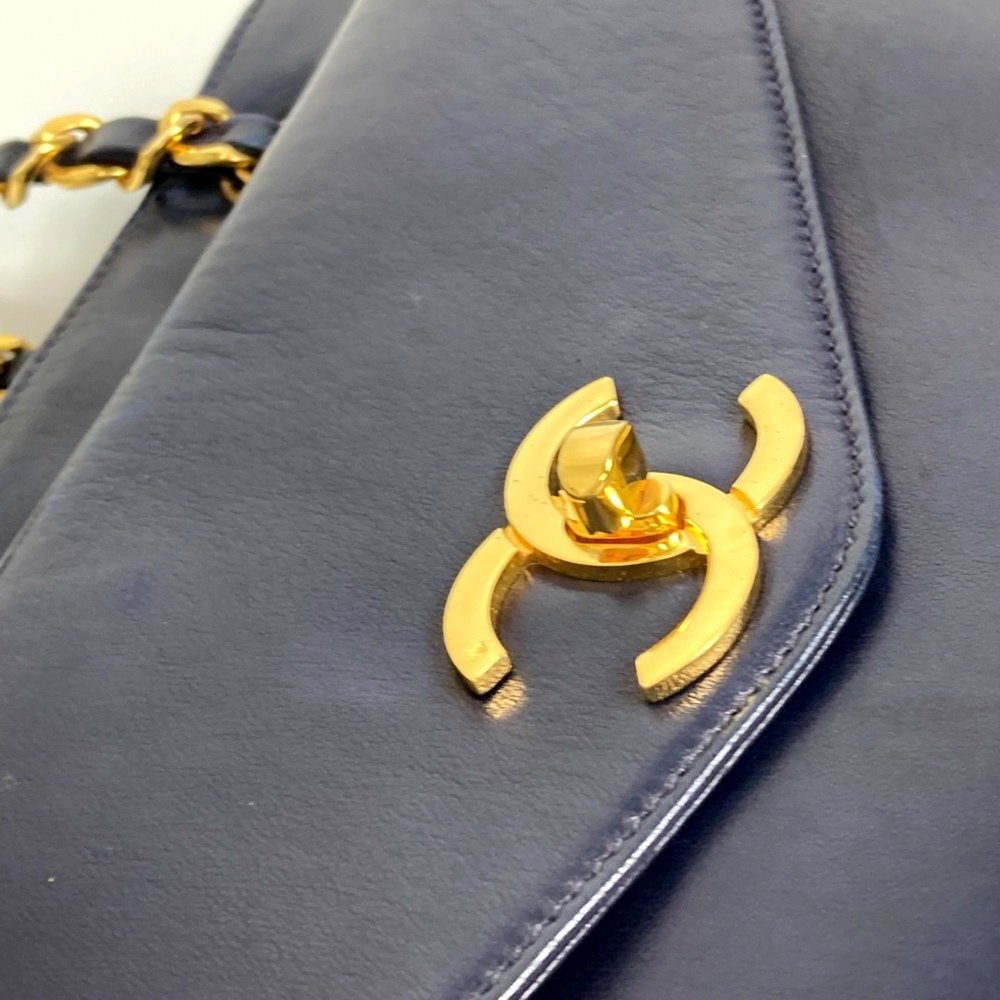 CHANEL Blue Shoulder Bag - Picture 14 of 16
